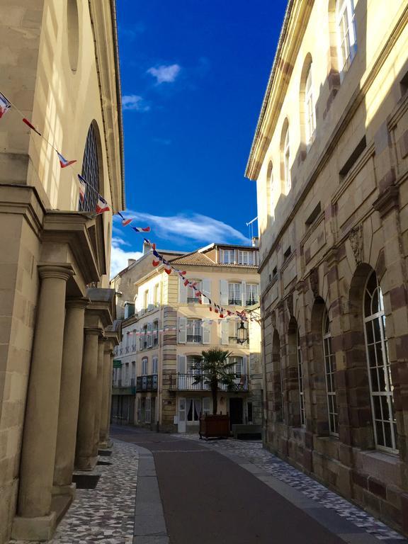 L'Empereur, Sa Femme Et Le Petit Prince Plombières-les-Bains Eksteriør bilde
